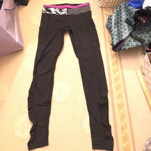 Long lulu lemon yoga pants